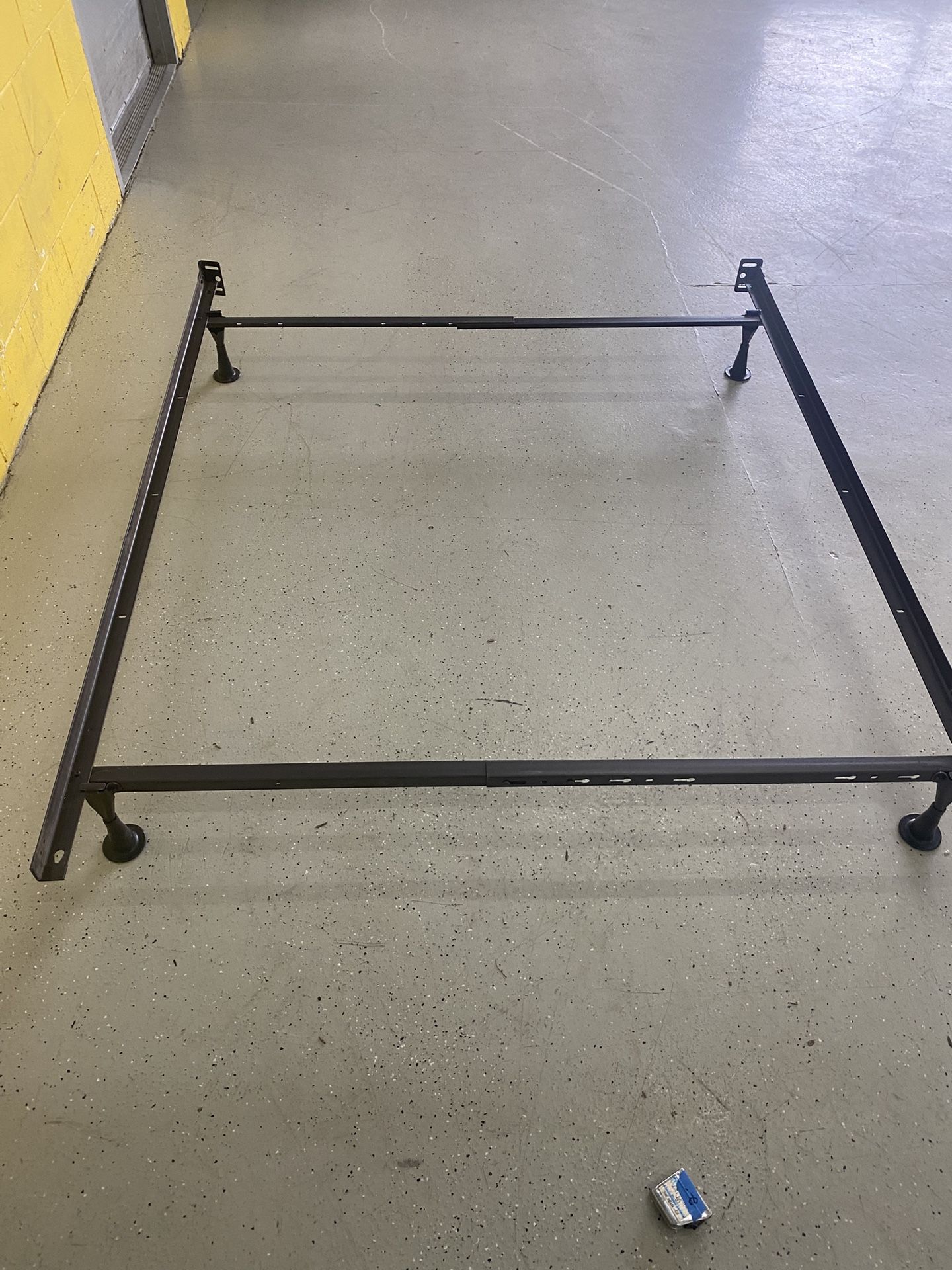Metal Twin To Queen Bed Frame With Wheels - photo 2
