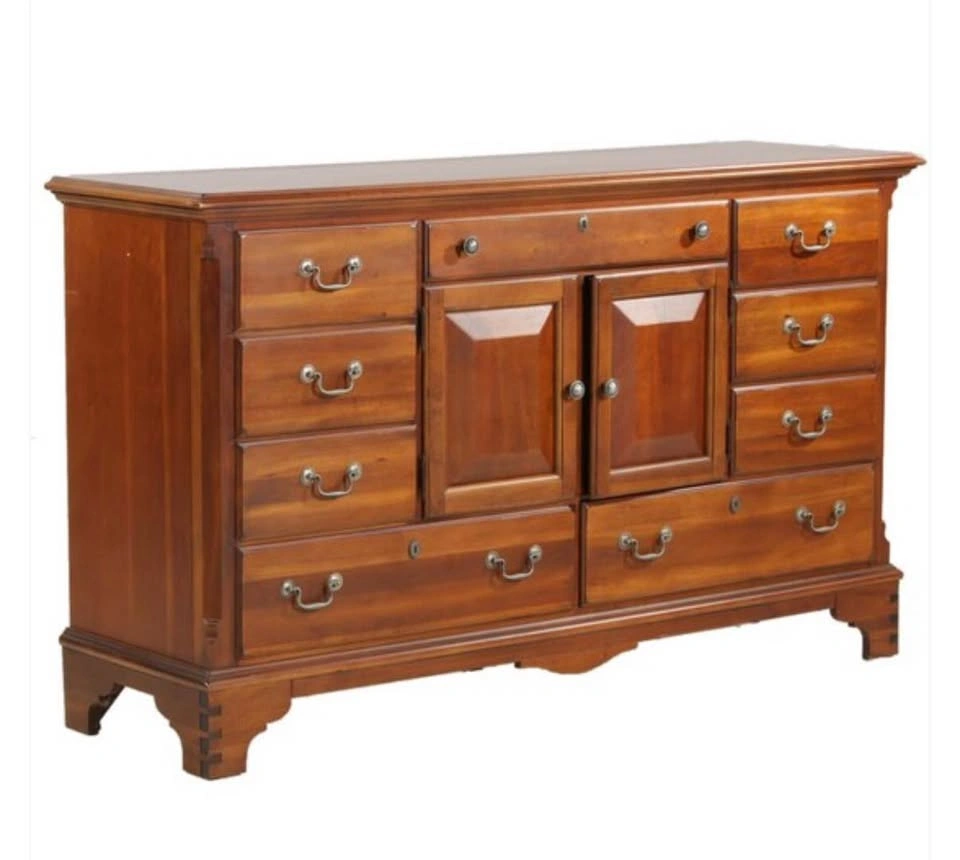 Broyhill Vintage Tapestry Dresser - photo 2