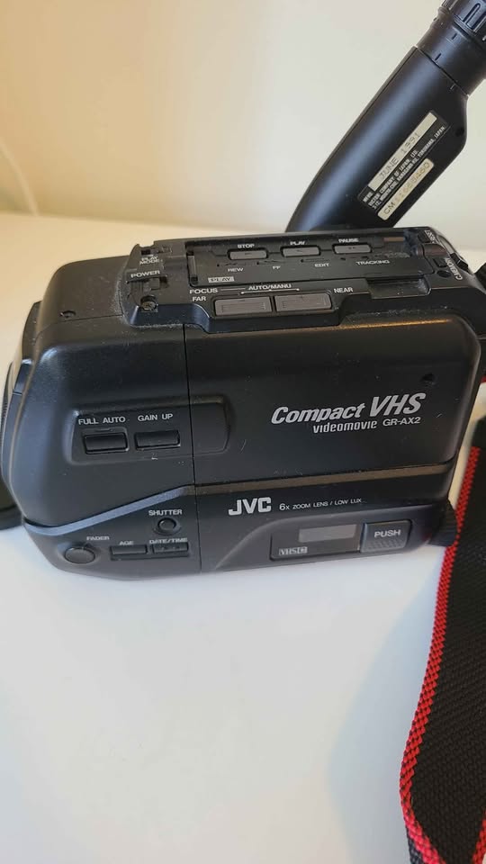 JVC GR-AX2 Compact VHS Camcorder - Powers On, No Playback - photo 2
