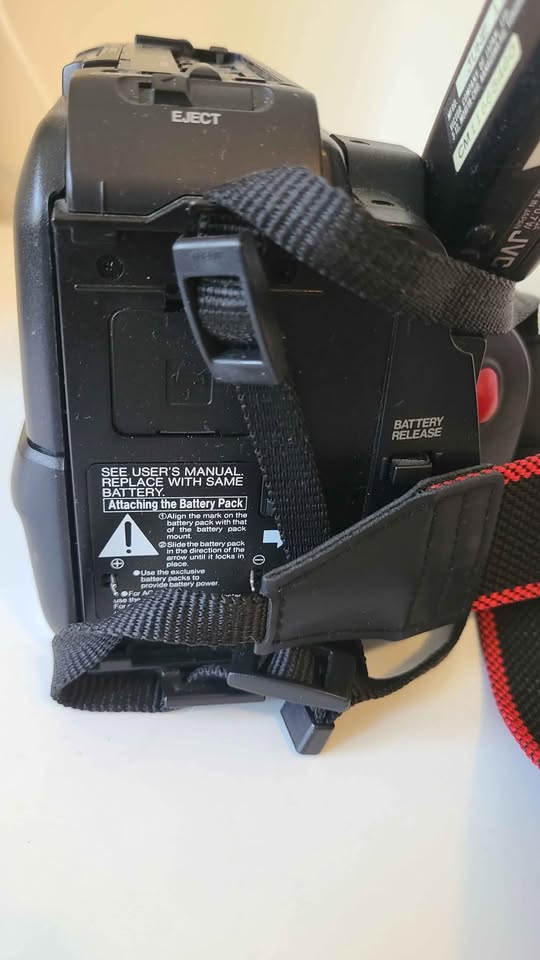JVC GR-AX2 Compact VHS Camcorder - Powers On, No Playback - photo 5