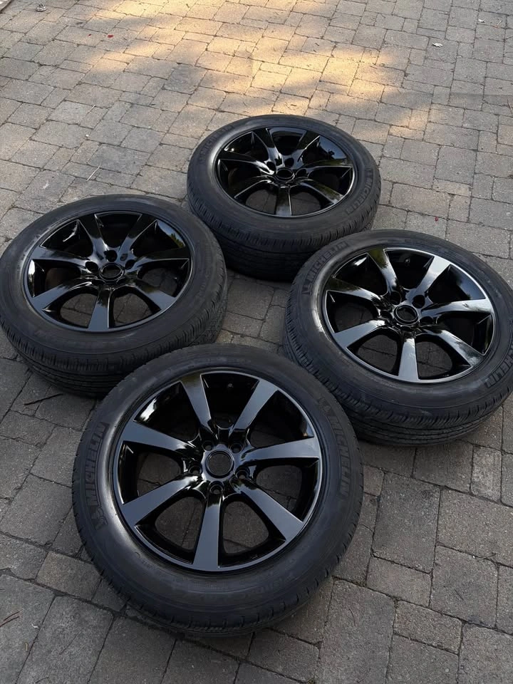 17 inch rims with good all season tires! - photo 3