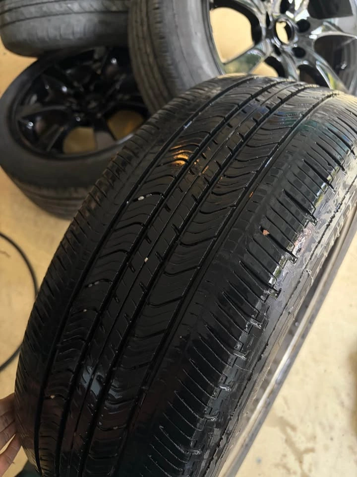 17 inch rims with good all season tires! - photo 4