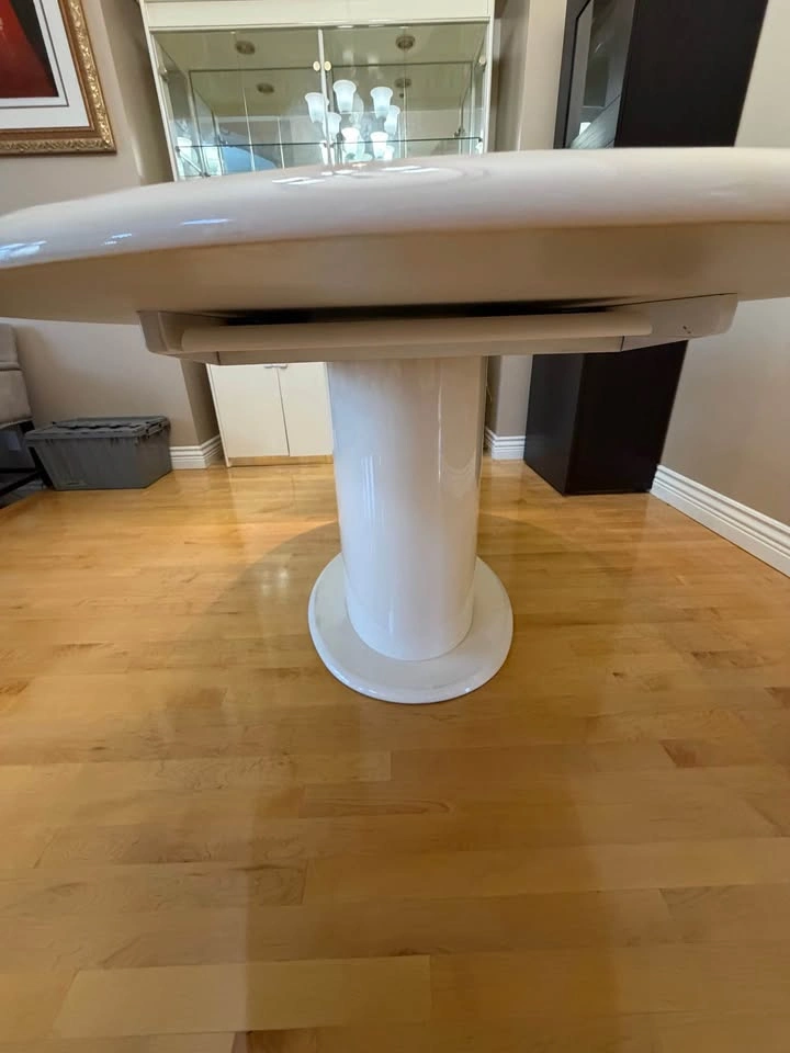 White Oval Pedestal Dining Table with Extension Leaf + 5 Chairs - photo 3