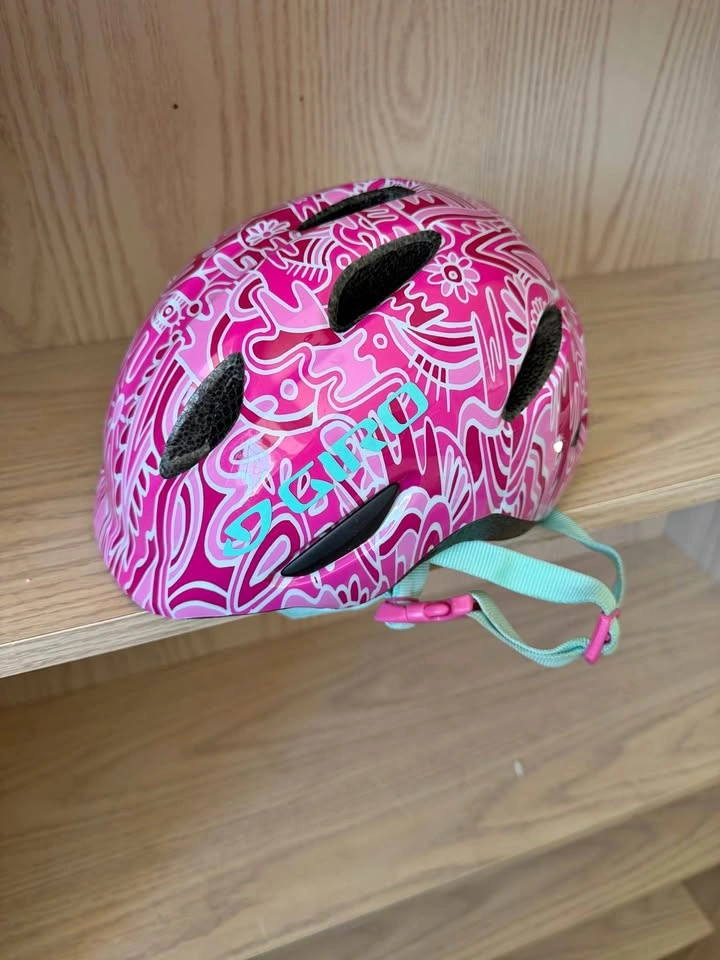 Giro kids XS scamps bike helmet