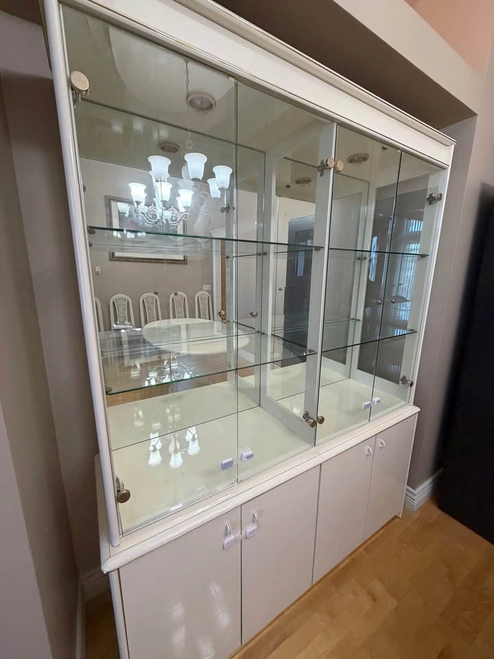 Elegant Glass Display Cabinet with Lighting - photo 3