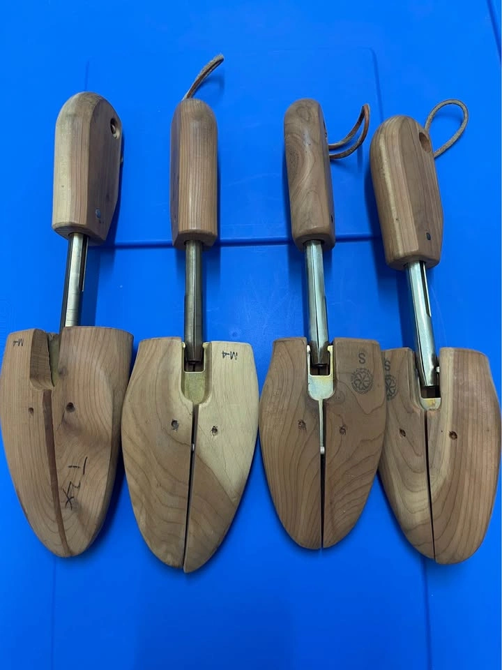 Vintage Sheppard's Cedar Shoe Trees - 2 Pairs (Sizes Small & Med - photo 2