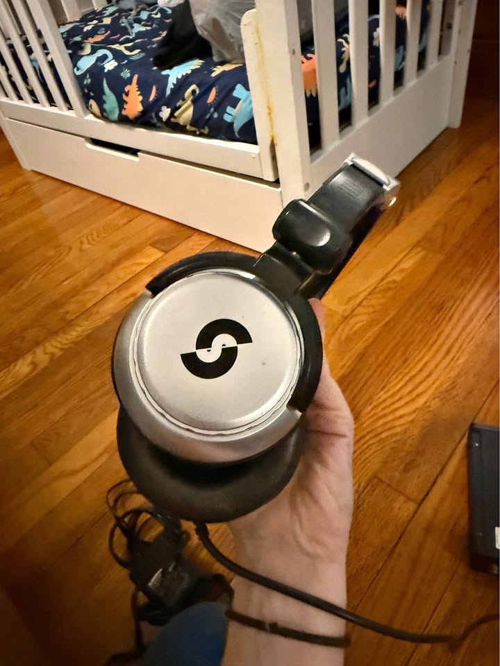 Sl600 editors keys and headphones