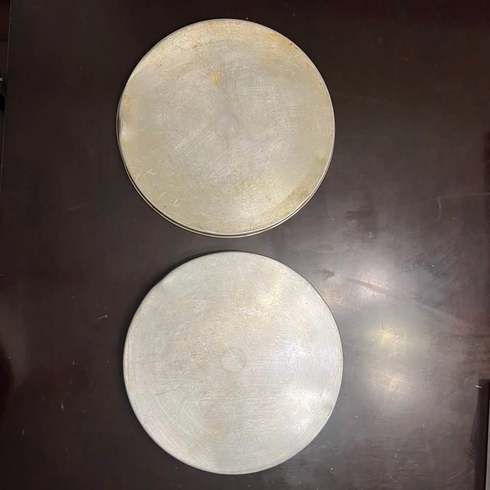 14” Round Aluminum Pizza Pan both for$5 - photo 3