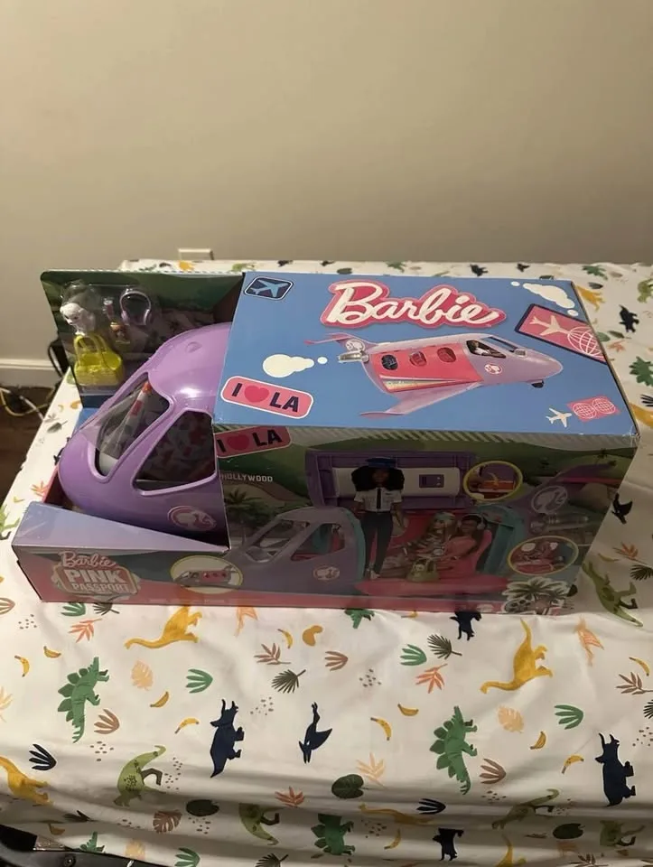 Barbie Airplane Adventures Playset with Accessories image indicator(6)