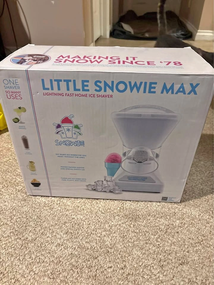 Little snowie Max ice shaver machine