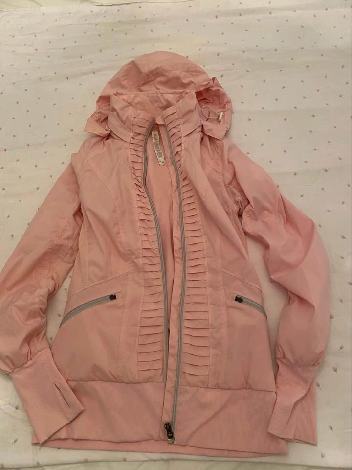 Lululemon pink jacket with hood size 6