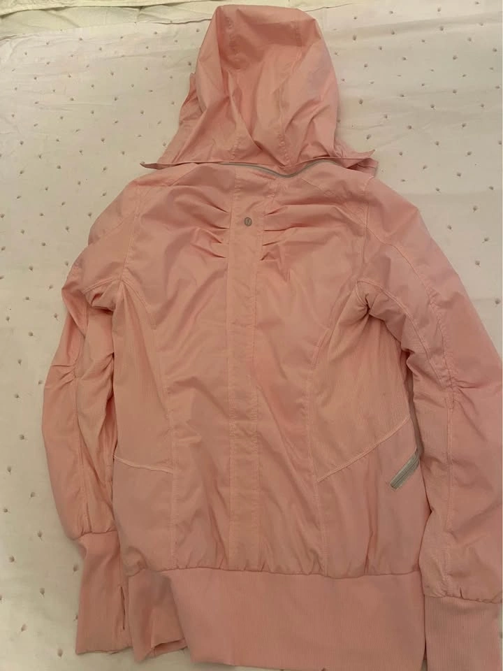 Lululemon pink jacket with hood size 6 - photo 3
