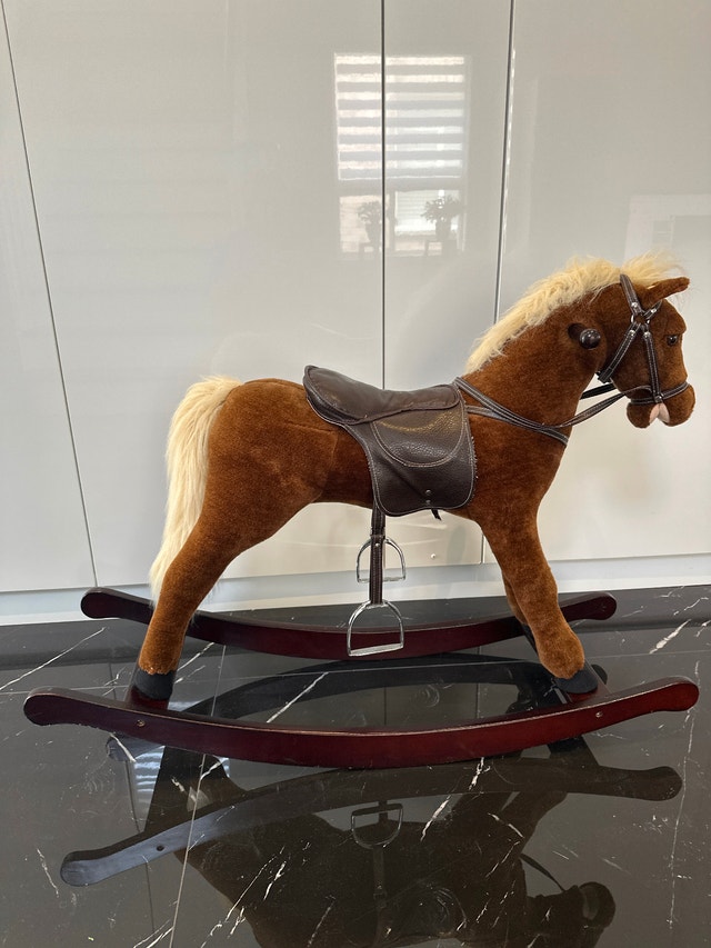 Qaba plush rocking horse with realistic sounds