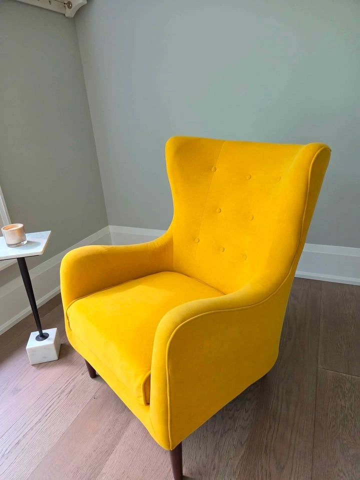 NEW Structube Polo Contemporary Tufted Wingback Armchair - photo 3