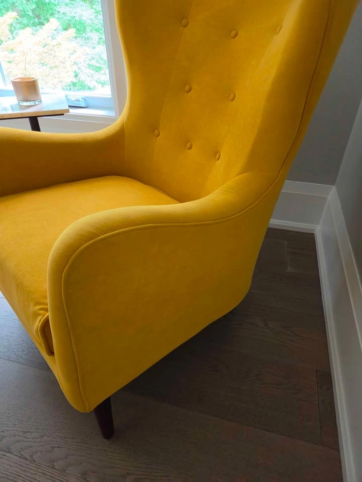 NEW Structube Polo Contemporary Tufted Wingback Armchair - photo 5