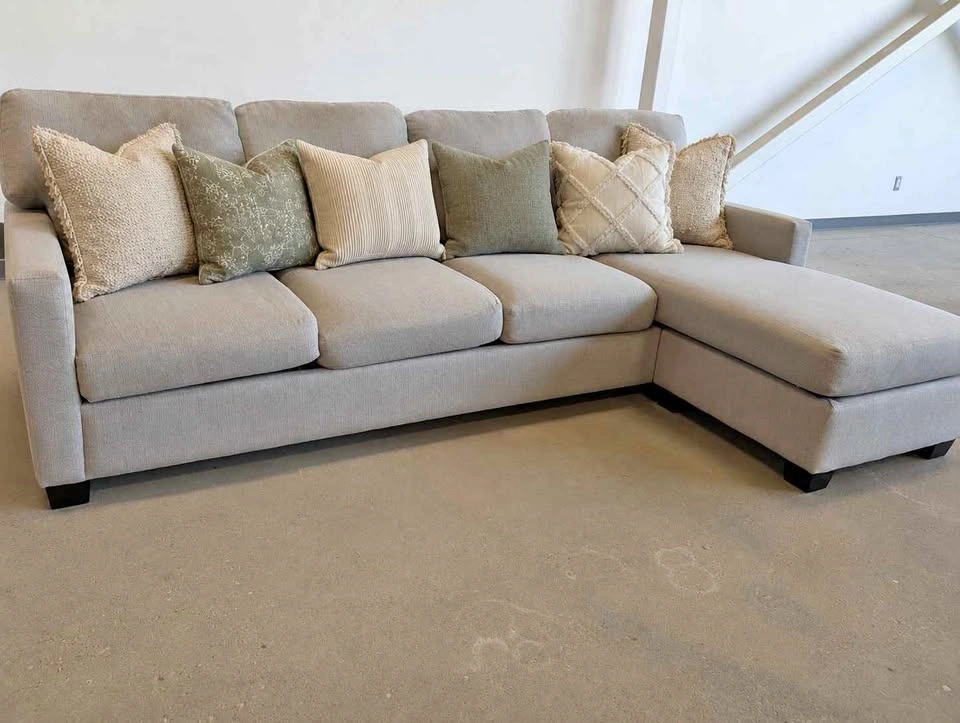 Reversible sectional. Delivery available