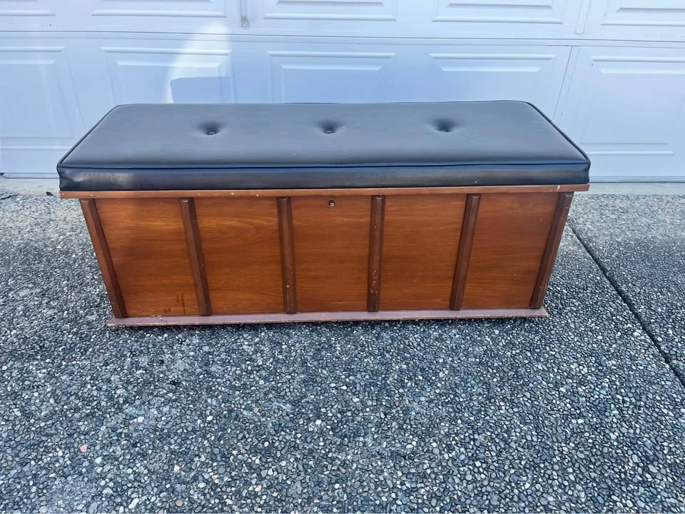 Mid-Century Modern Cedar Chest Storage Bench - photo 2