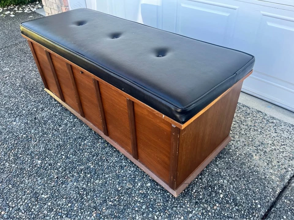 Mid-Century Modern Cedar Chest Storage Bench - photo 3