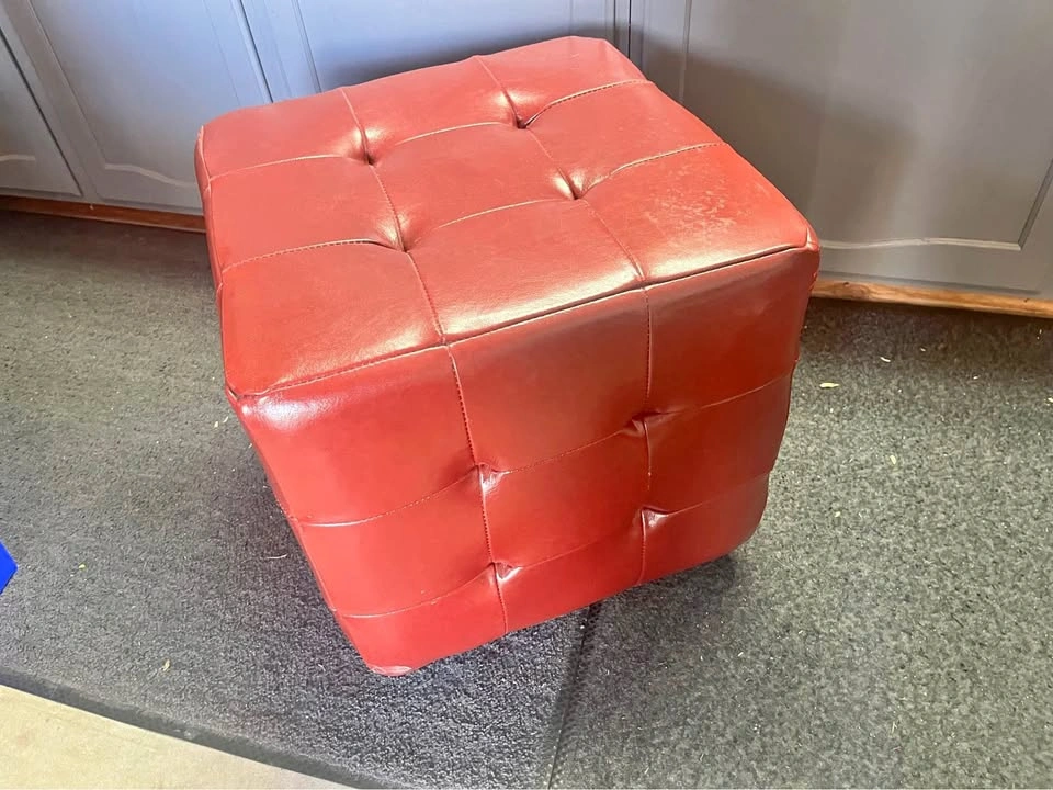 High quality Red Tufted Cube Ottoman footstool