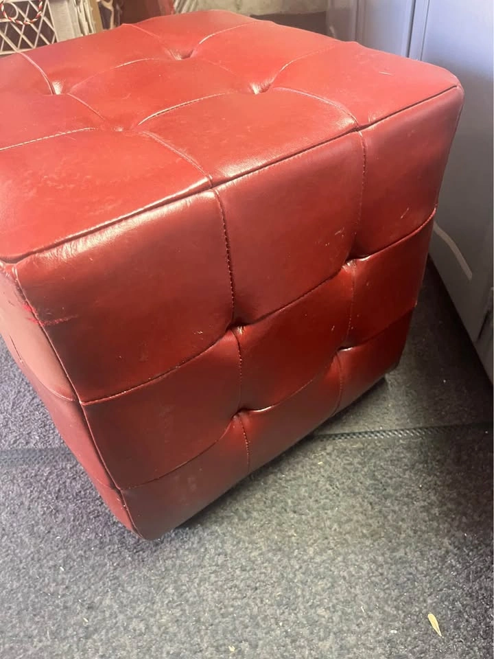 High quality Red Tufted Cube Ottoman footstool - photo 3