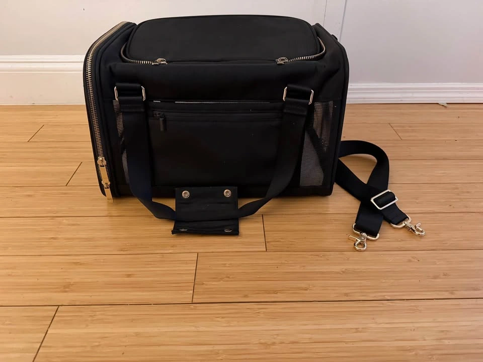 Arlo Skye Pet Carrier + Dust Bag + 2 Max Dog Hangers - photo 3