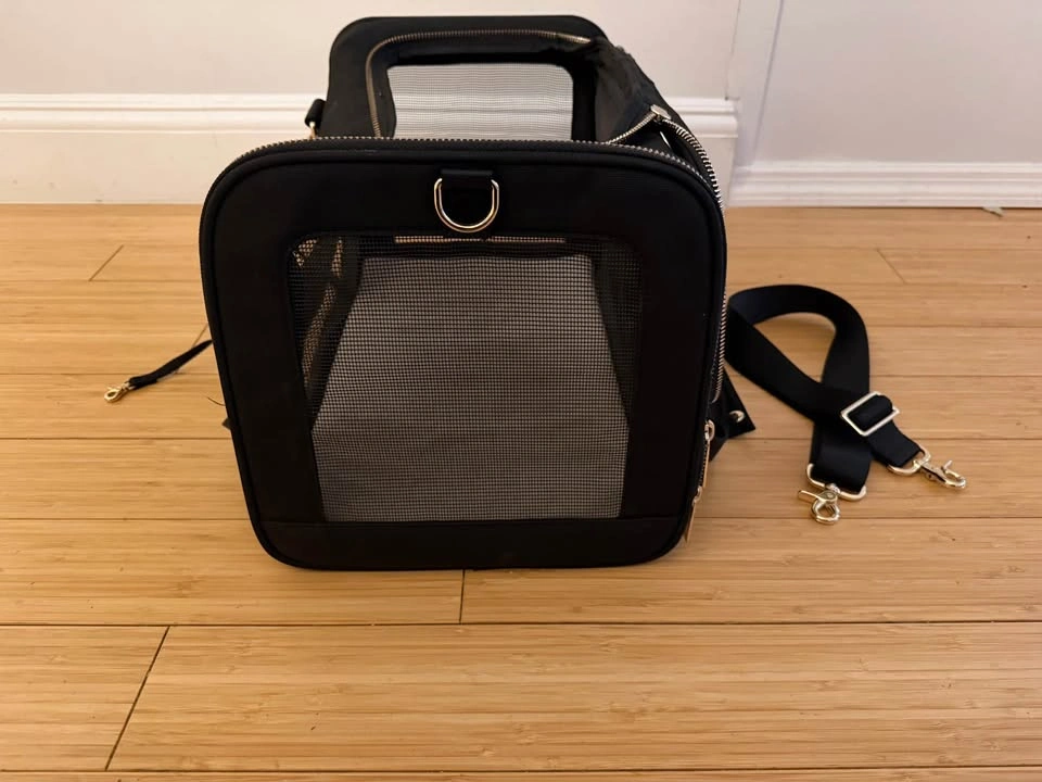 Arlo Skye Pet Carrier + Dust Bag + 2 Max Dog Hangers - photo 4