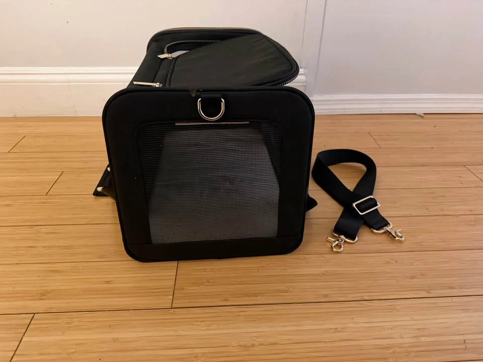 Arlo Skye Pet Carrier + Dust Bag + 2 Max Dog Hangers - photo 5