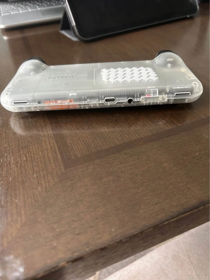 Retroid Pocket 4 Pro Clear Handheld Game Console - photo 4