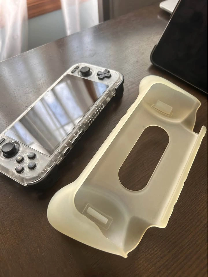 Retroid Pocket 4 Pro Clear Handheld Game Console - photo 5