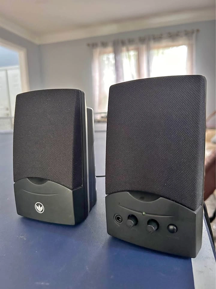 Kiny UC-270B USB Powered Amplified 2.0 Computer Speakers