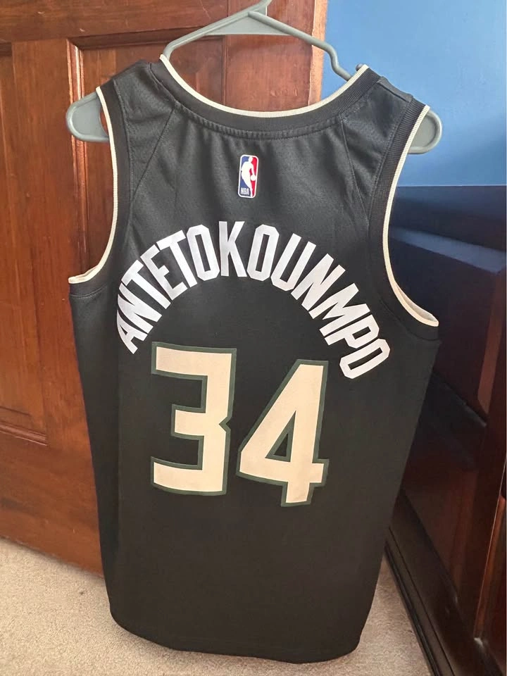 Nike Giannis Antetokounmpo Bucks Statement Jersey - photo 2