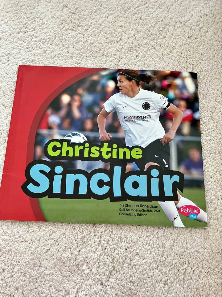 Christine Sinclair by Chelsea Donaldson (Pebble Plus)