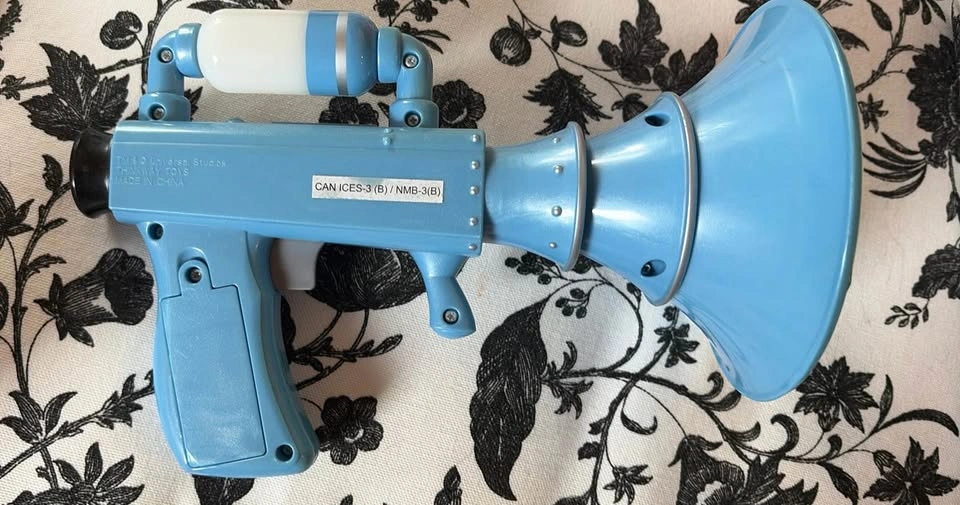 Despicable Me Minion Fart Blaster Gun Thinkway Toys - photo 2