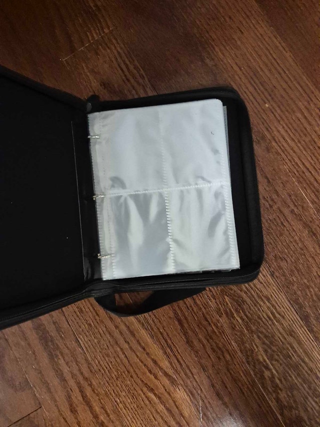 Charizard Pokémon Trading Card Binder - photo 2