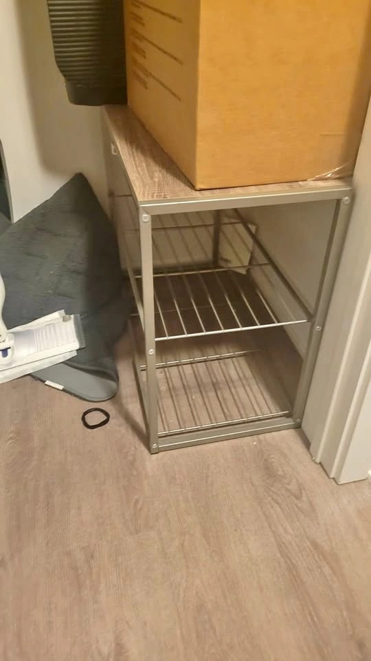 Shoe rack with bench