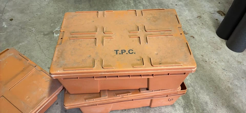 Heavy-Duty Industrial Totes with Attached Lids - LEWISBins FliPa - photo 4