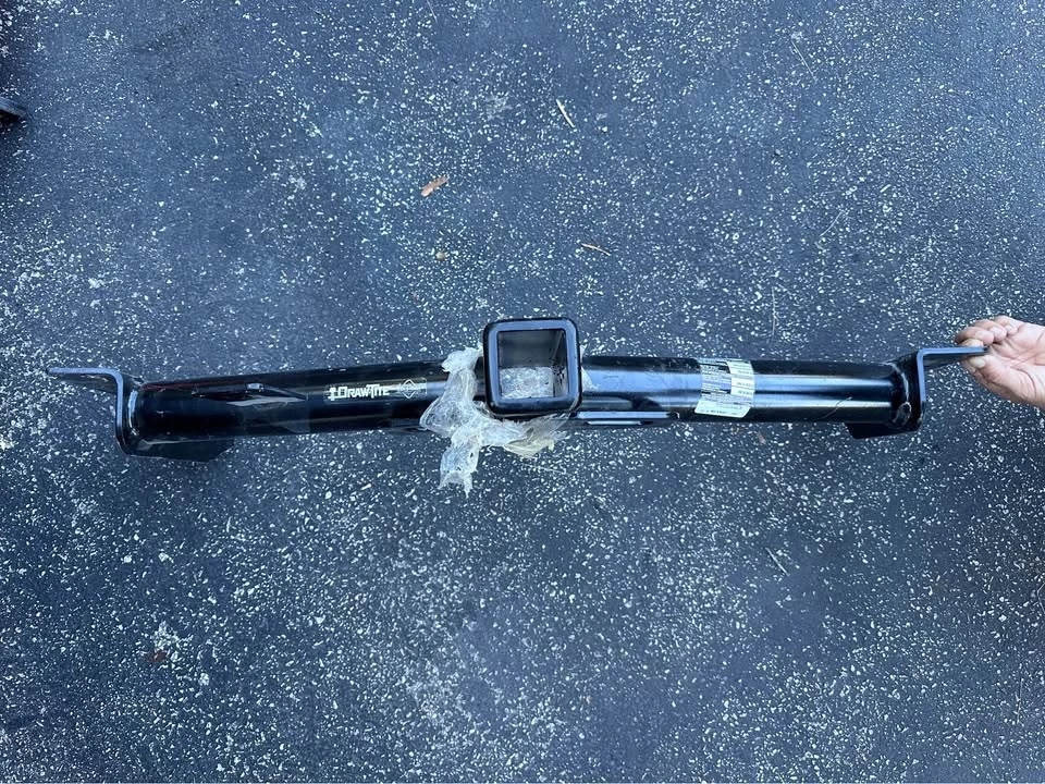 Brand new Class 4 Hitch for Ford Vehicles - photo 3