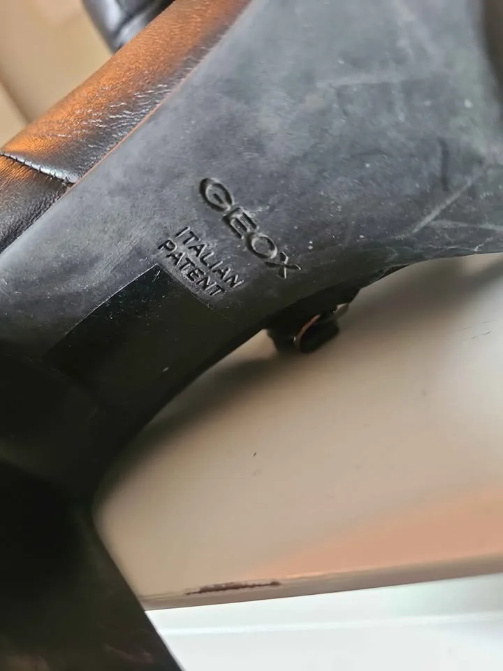 Women Geox Black Leather Ankle Boots Size 37 (US 6.5-7) image indicator(4)