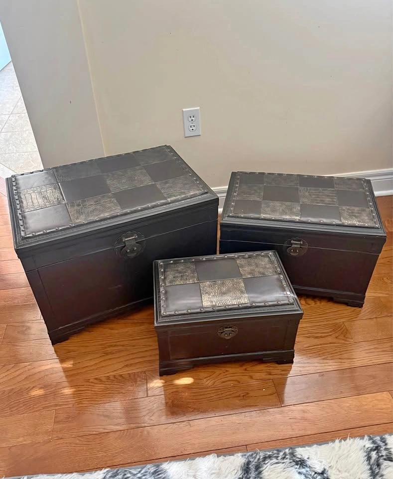 Set of 3 nesting storage trunks
