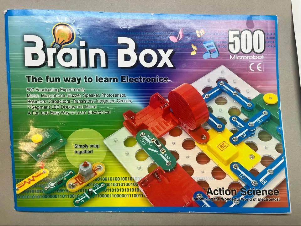 Brain Box Action Science 500 Experiments Electronics Kit - photo 2