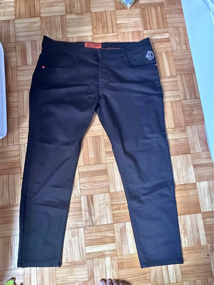 NEW black men’s jeans size 38