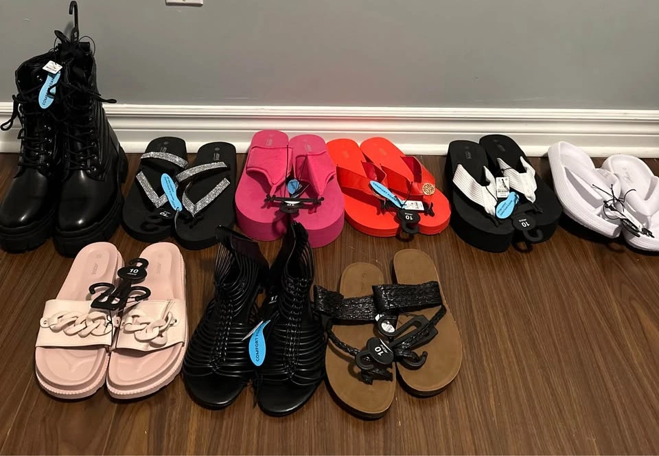 BRAND NEW with tags! ARDENE footwear in size 10 - photo 2