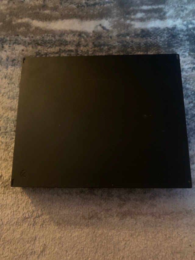 Xbox one x used good condition with cords and wired controller - photo 2