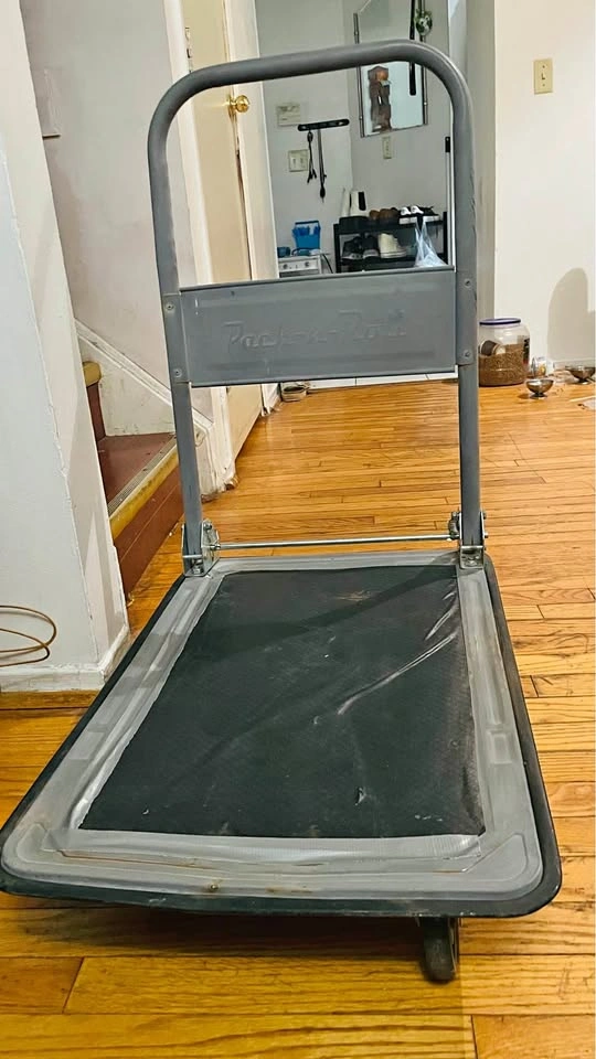 Excellent condition sturdy heavy duty metal cart price is Firm