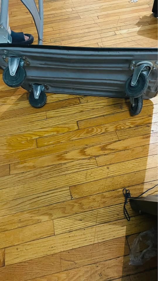 Excellent condition sturdy heavy duty metal cart price is Firm - photo 5