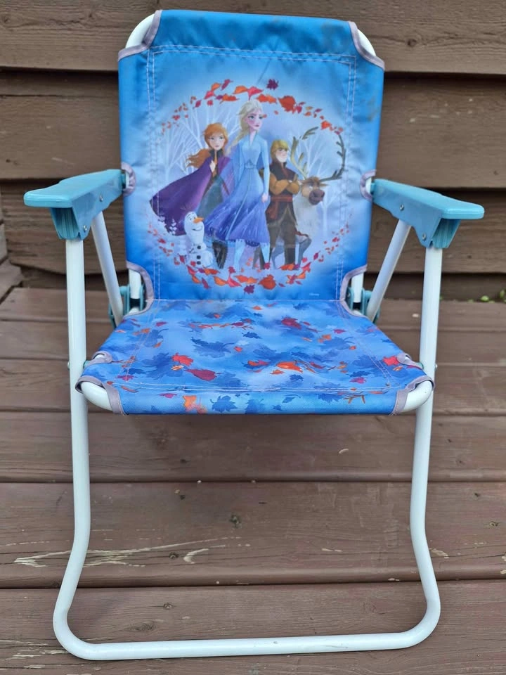 DISNEY KIDS FROZEN FOLDING CHAIR