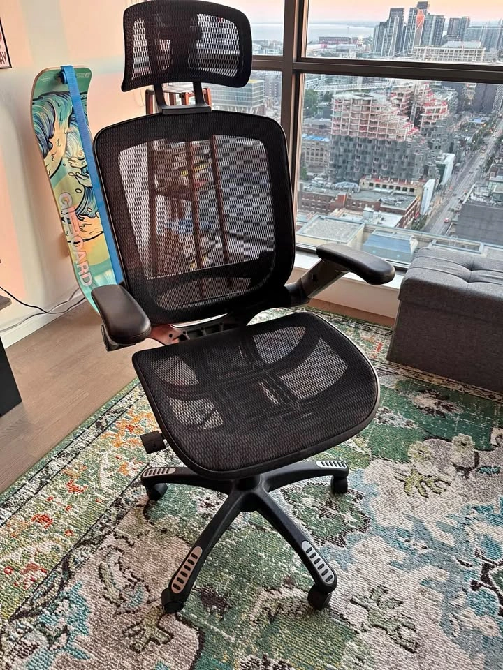 Ergonomic office chair