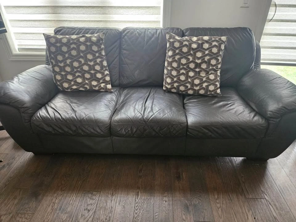 3 seat leather Couch - photo 4