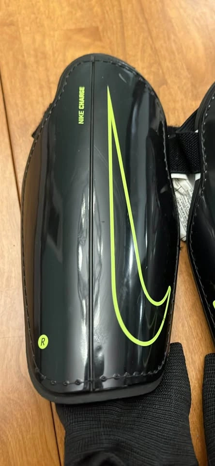 Kids Nike Charge soccer shin guards YL - photo 3