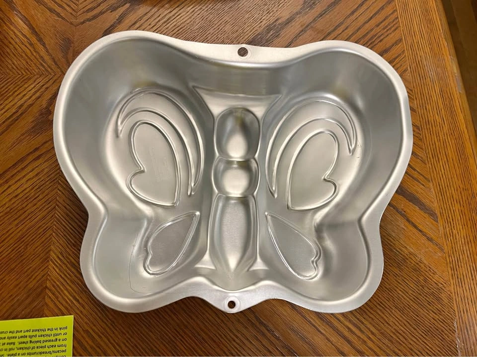 Wilton butterfly cake pan
